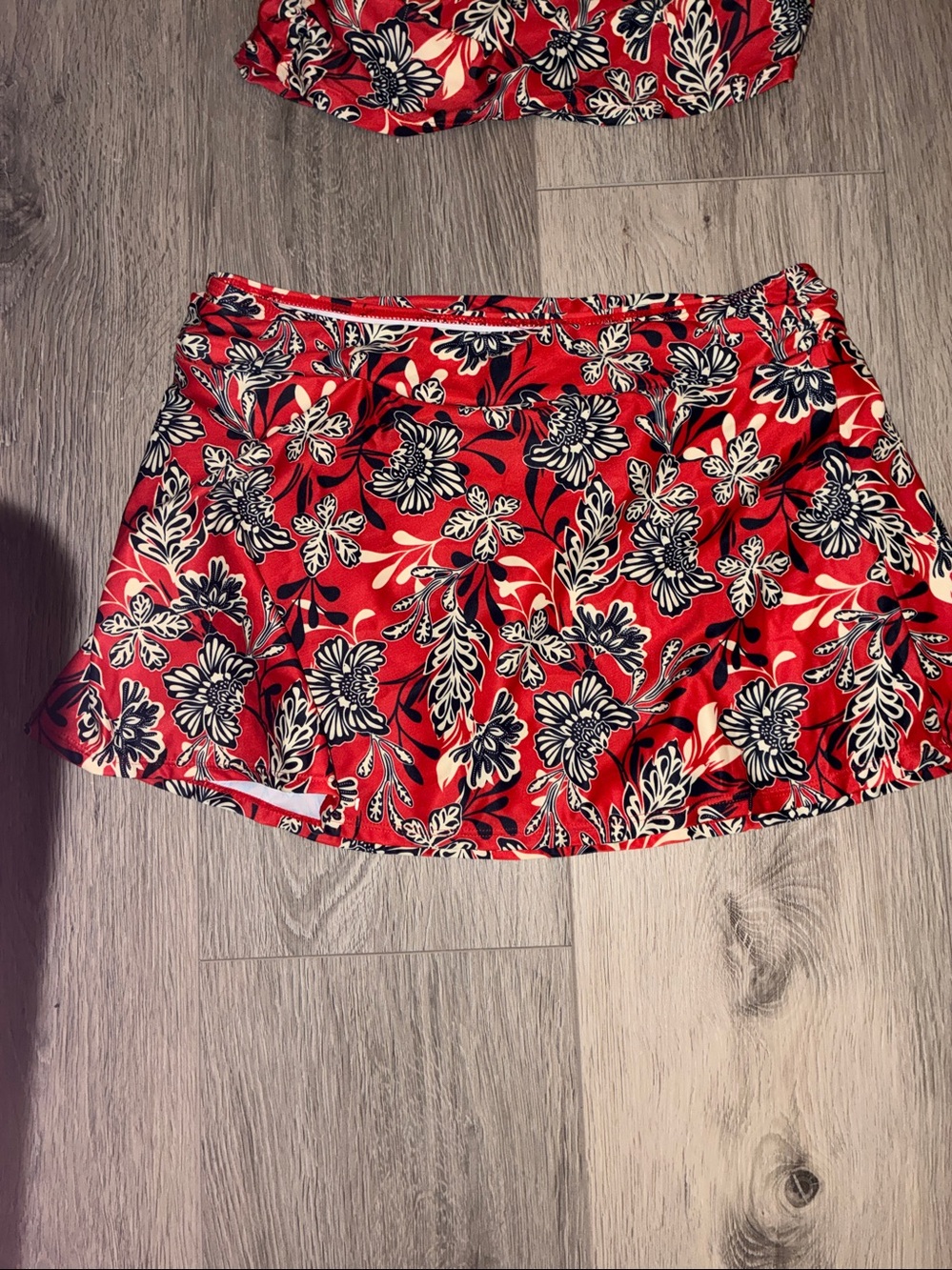 XL Red Floral Ruched Tankini Skirted 2 Piece Swimsuit NWOT - Picture 4 of 7